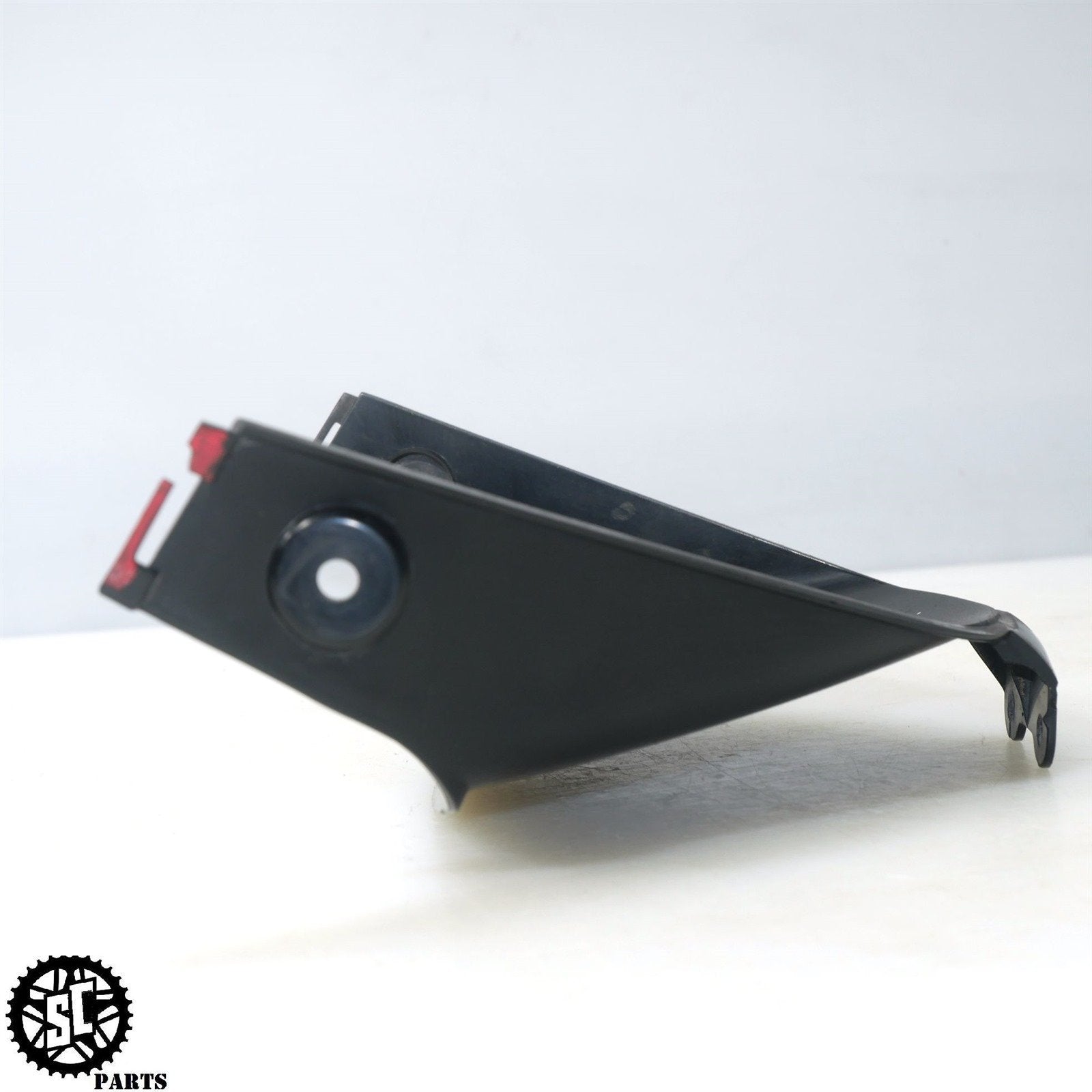 06 07 HONDA CBR1000RR CENTER LOWER V FAIRING H11 - SALVAGECYCLEPARTS