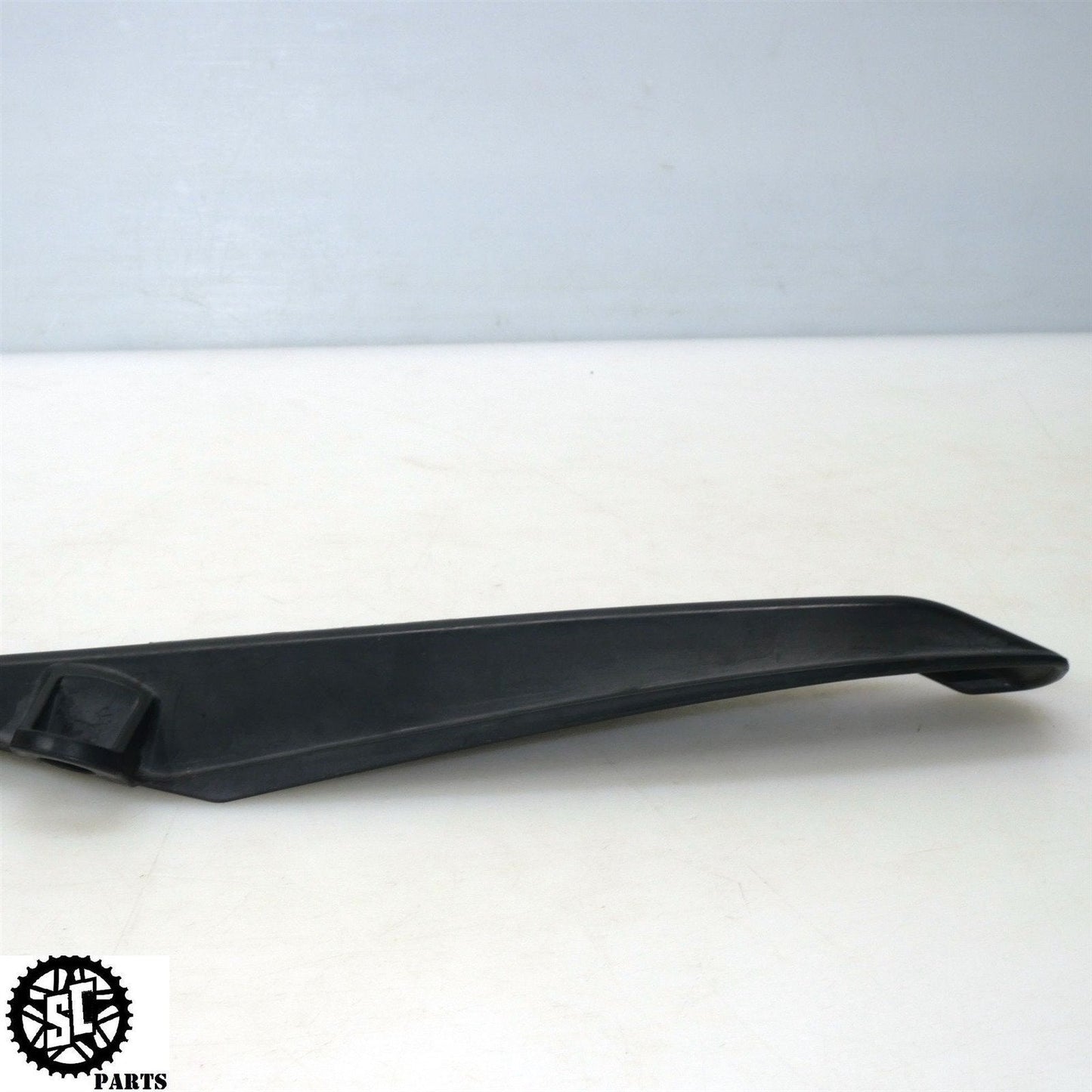 06 07 HONDA CBR1000RR CHAIN GUARD COVER H32 - SALVAGECYCLEPARTS