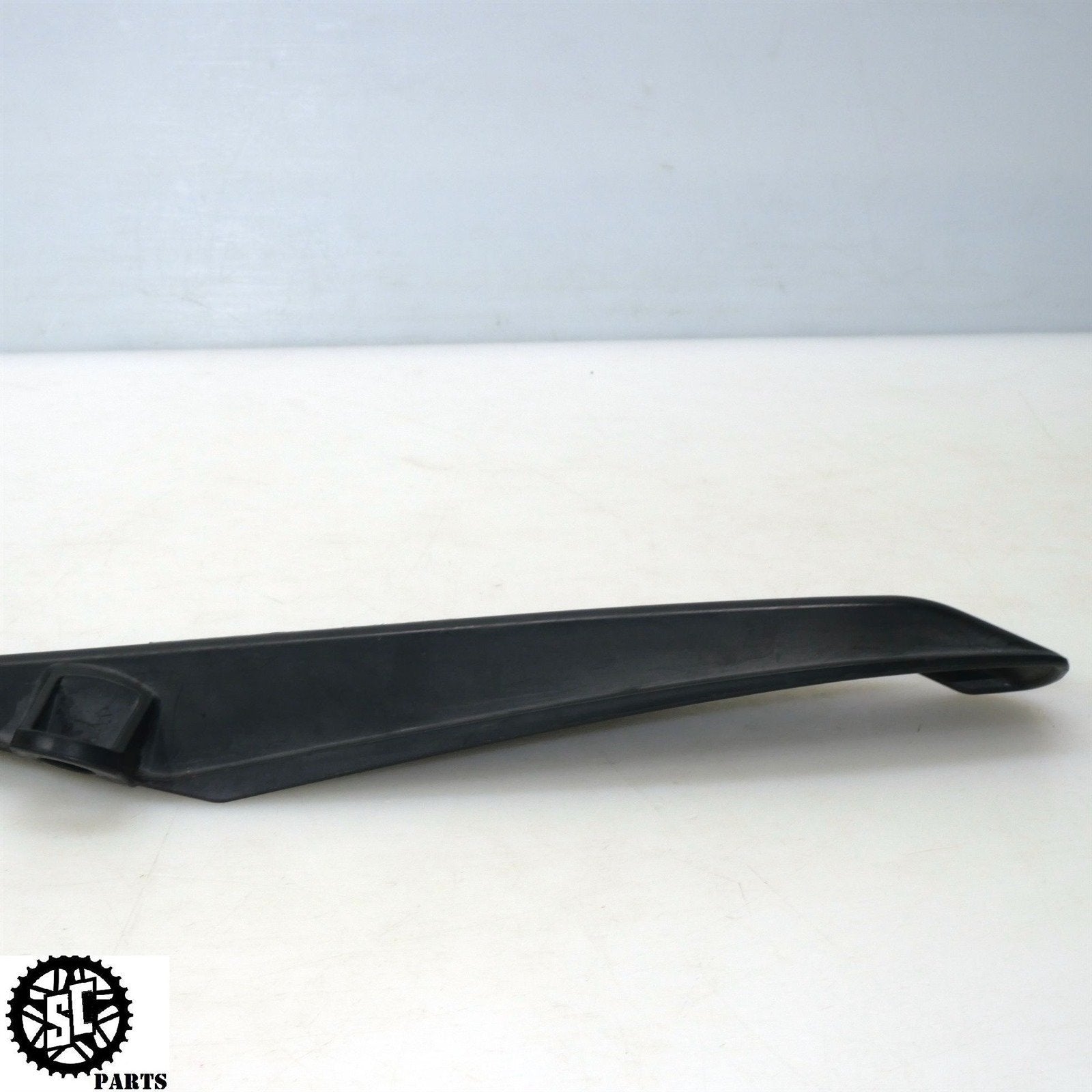 06 07 HONDA CBR1000RR CHAIN GUARD COVER H32 - SALVAGECYCLEPARTS