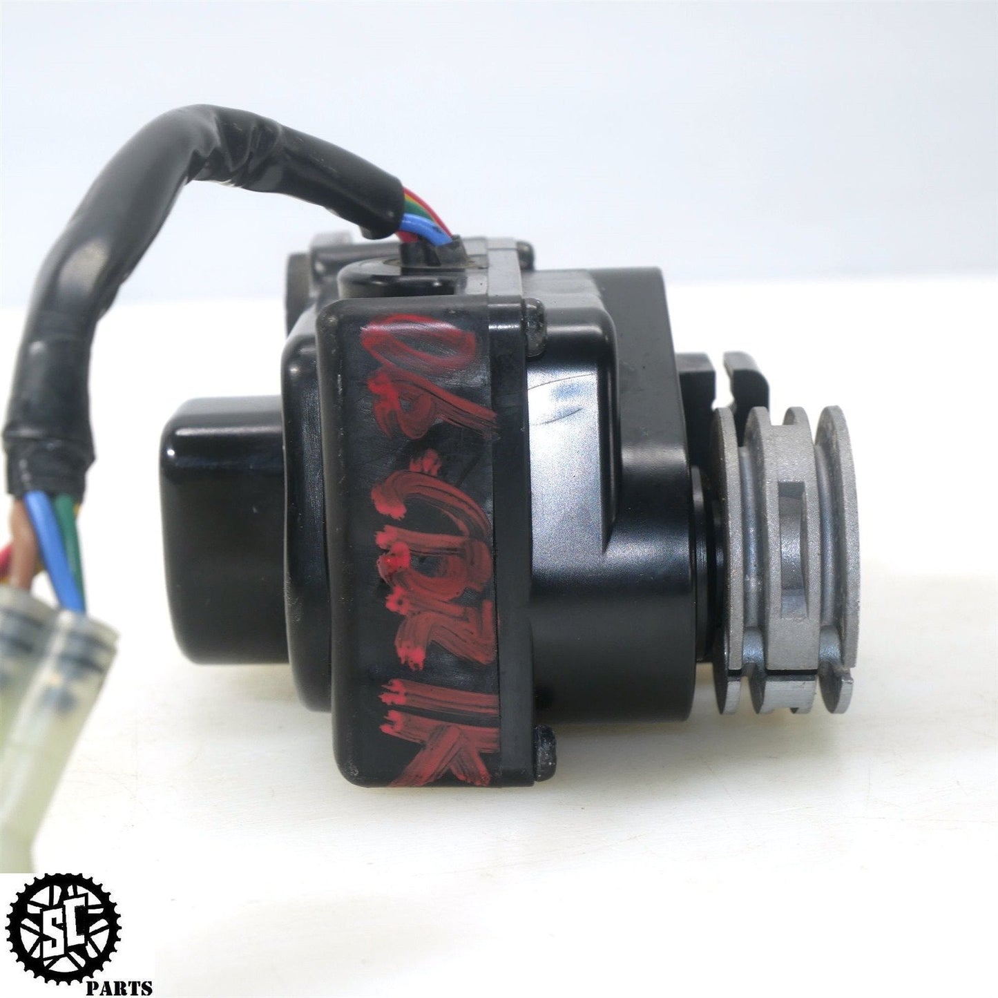 06 07 HONDA CBR1000RR EXHAUST VAVLE SERVO MOTOR H11 - SALVAGECYCLEPARTS