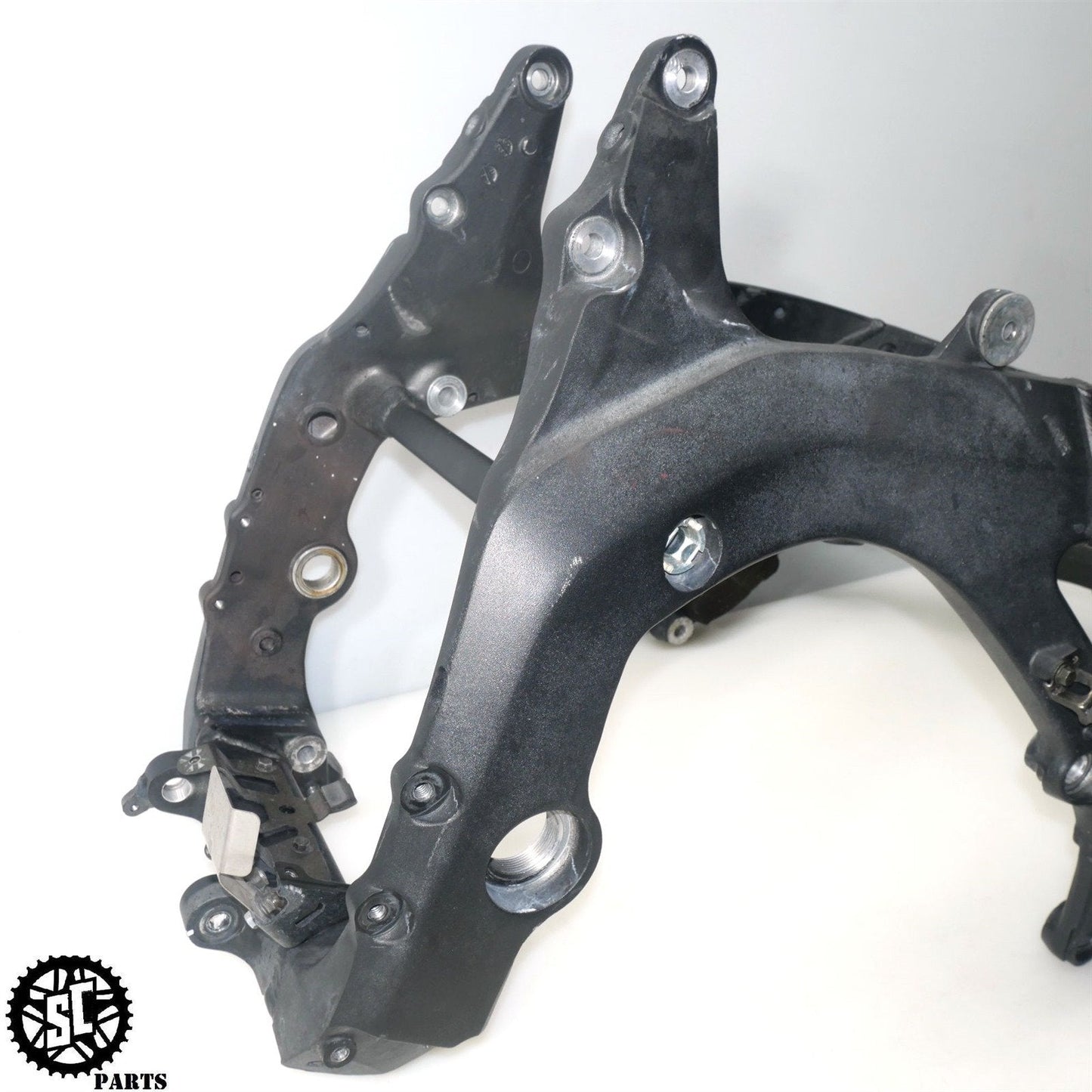 06 07 HONDA CBR1000RR FRAME CHASSIS *S* H11 - SALVAGECYCLEPARTS