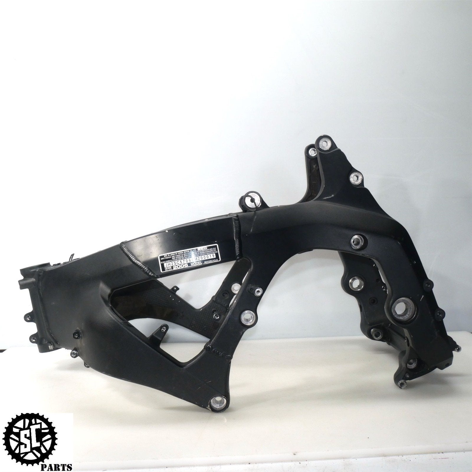 06 07 HONDA CBR1000RR FRAME CHASSIS *S* H32 - SALVAGECYCLEPARTS