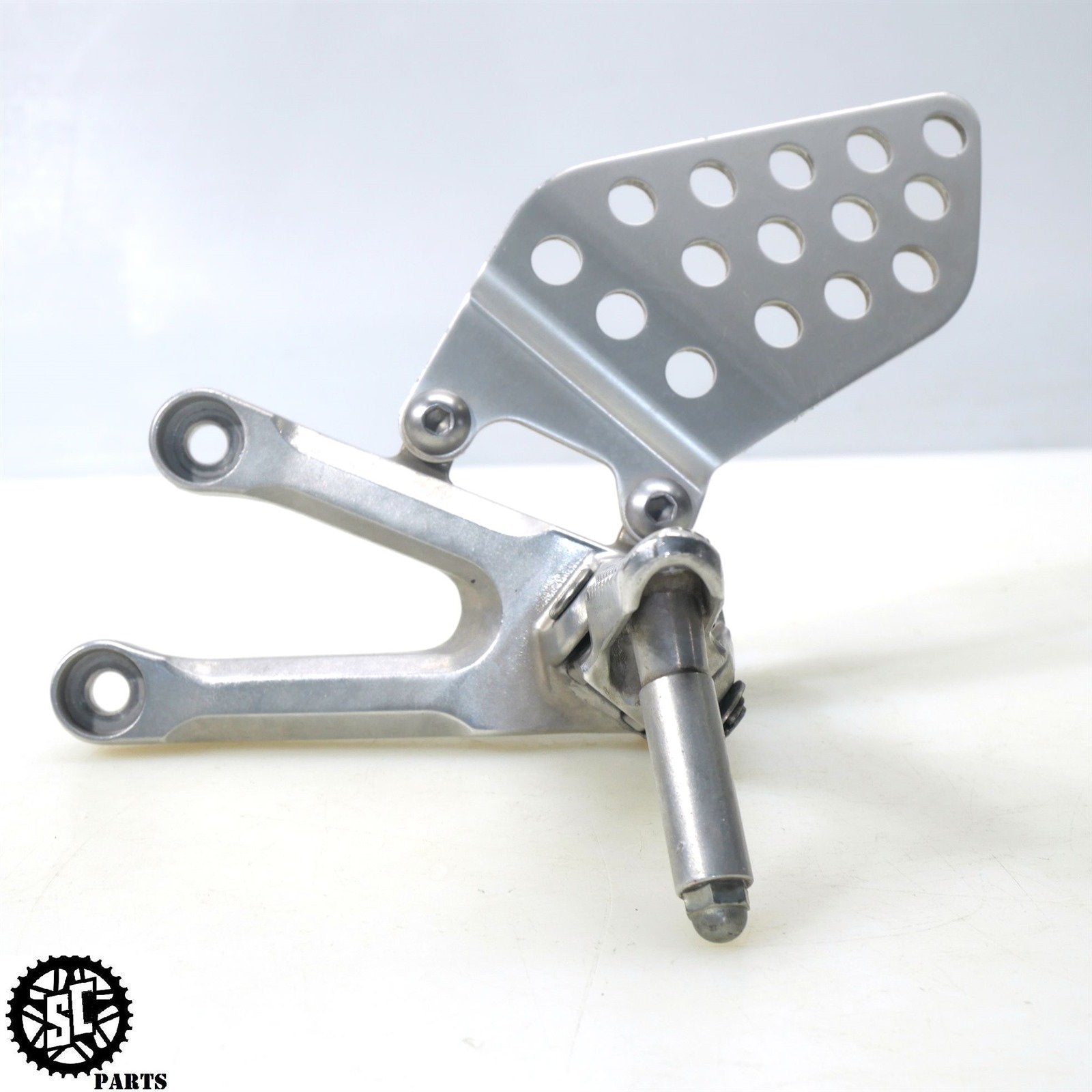 06 07 HONDA CBR1000RR LEFT REAR SET FRONT FOOT PEG H11 - SALVAGECYCLEPARTS