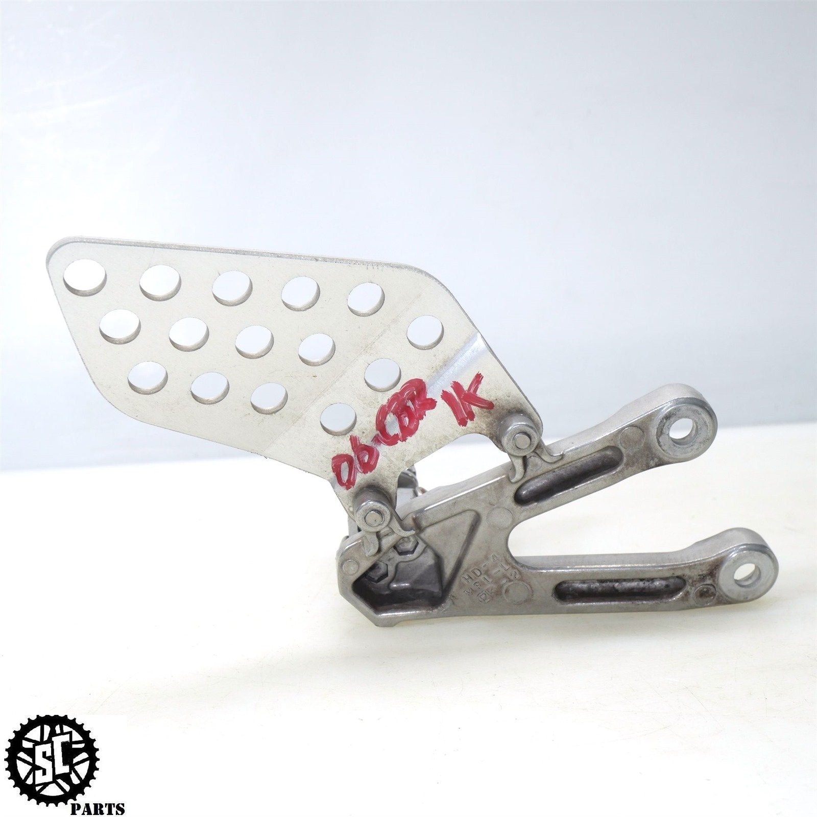 06 07 HONDA CBR1000RR LEFT REAR SET FRONT FOOT PEG H11 - SALVAGECYCLEPARTS