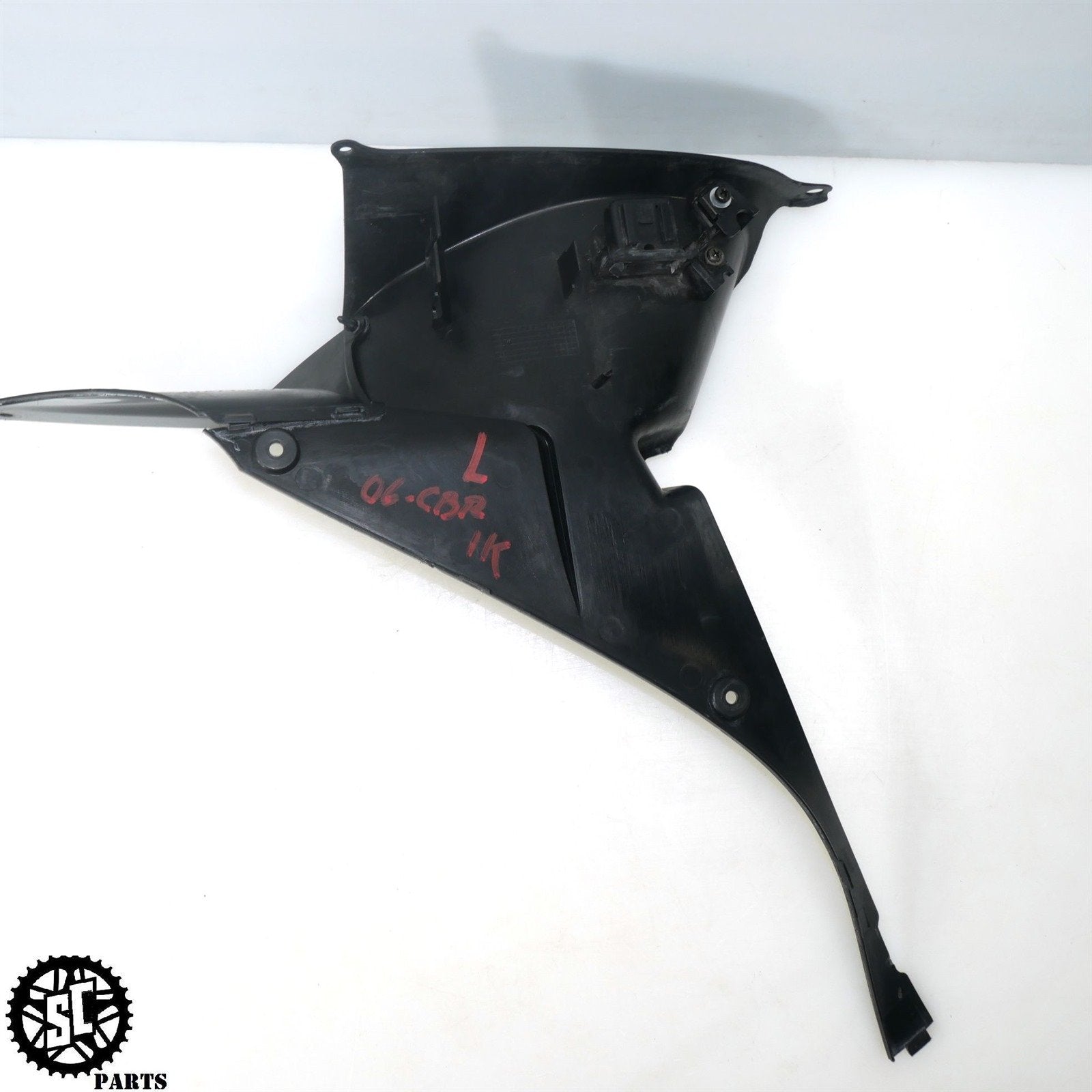 06 07 HONDA CBR1000RR LEFT RIGHT INNER FAIRING H11 - SALVAGECYCLEPARTS