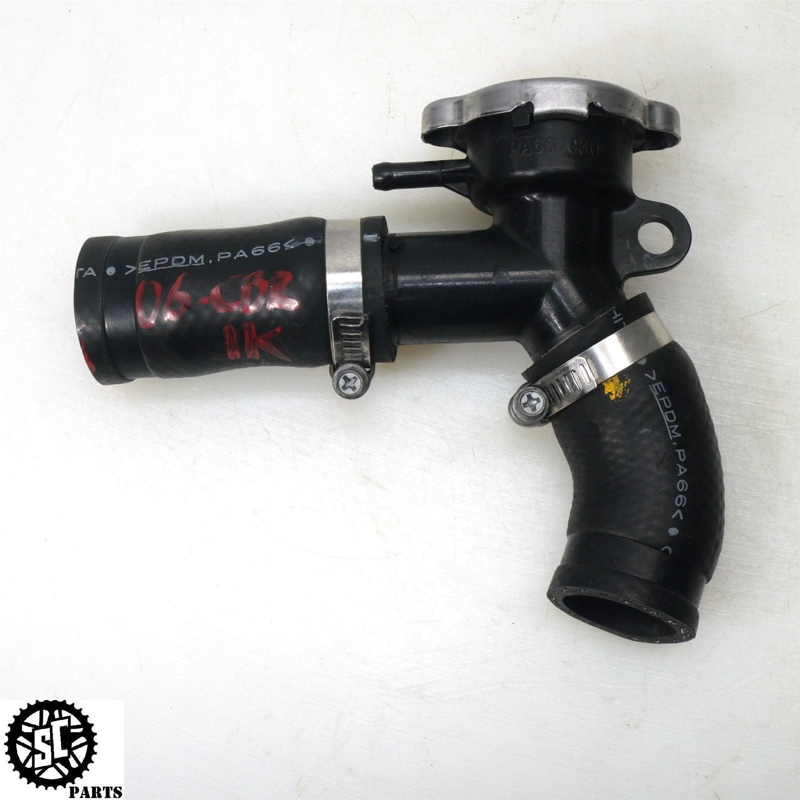 06 07 HONDA CBR1000RR RADIATOR FILLER NECK COOLANT FILL H32 - SALVAGECYCLEPARTS