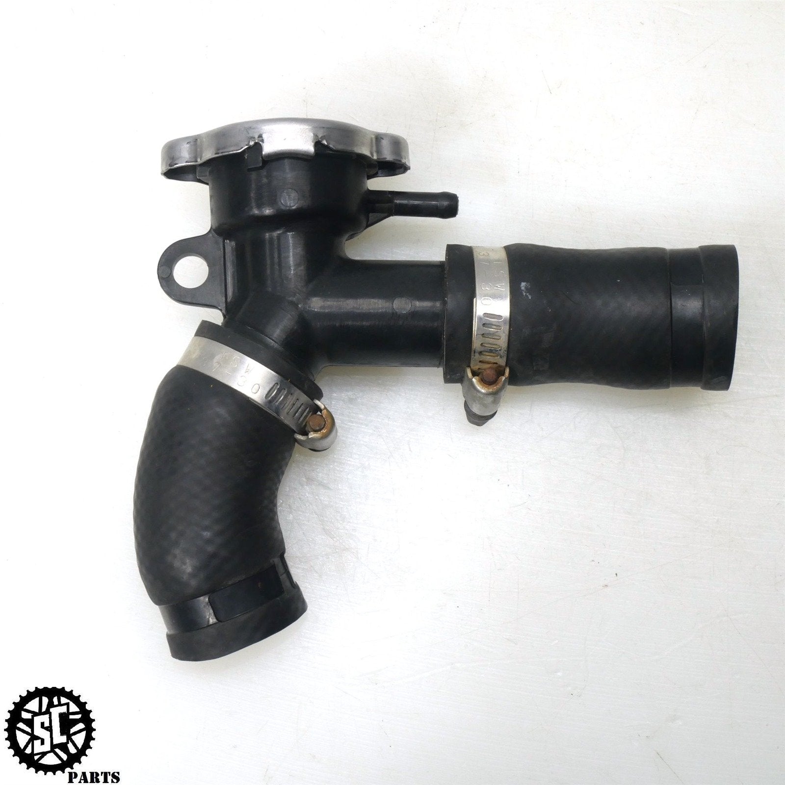 06 07 HONDA CBR1000RR RADIATOR FILLER NECK COOLANT FILL H32 - SALVAGECYCLEPARTS