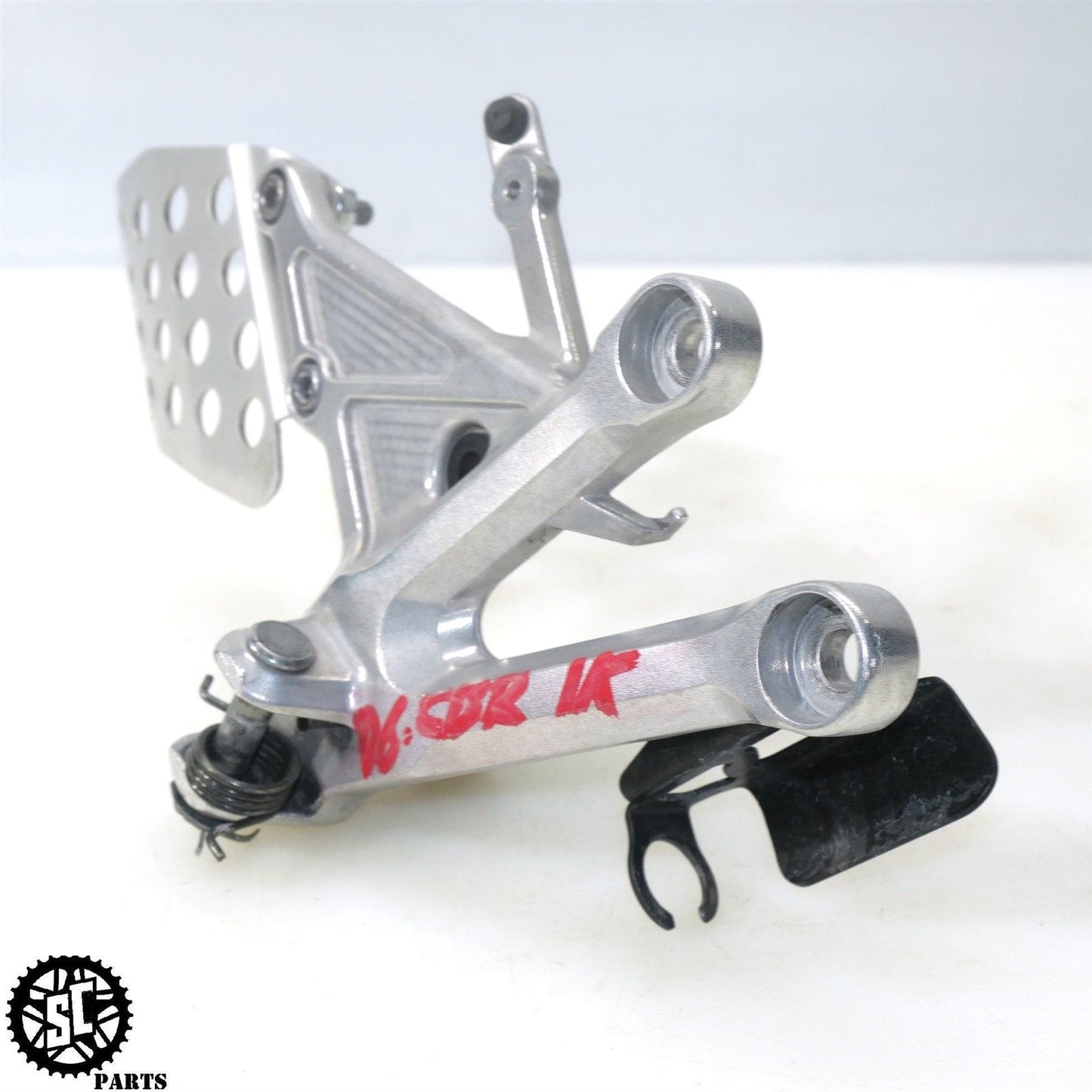 06 07 HONDA CBR1000RR RIGHT REAR SET FRONT FOOT PEG H11 - SALVAGECYCLEPARTS