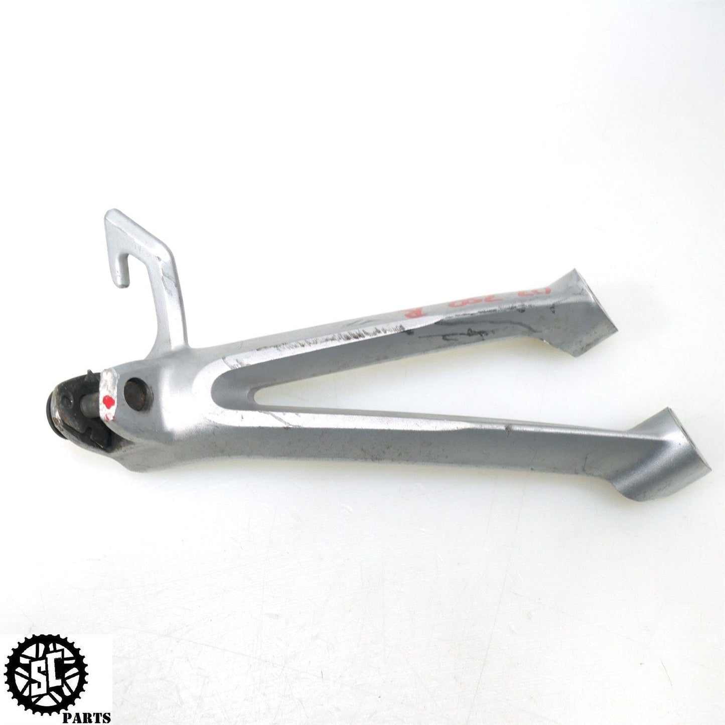 2006 2007 SUZUKI GSXR 600 750 REAR PASSENGER FOOT PEG S16