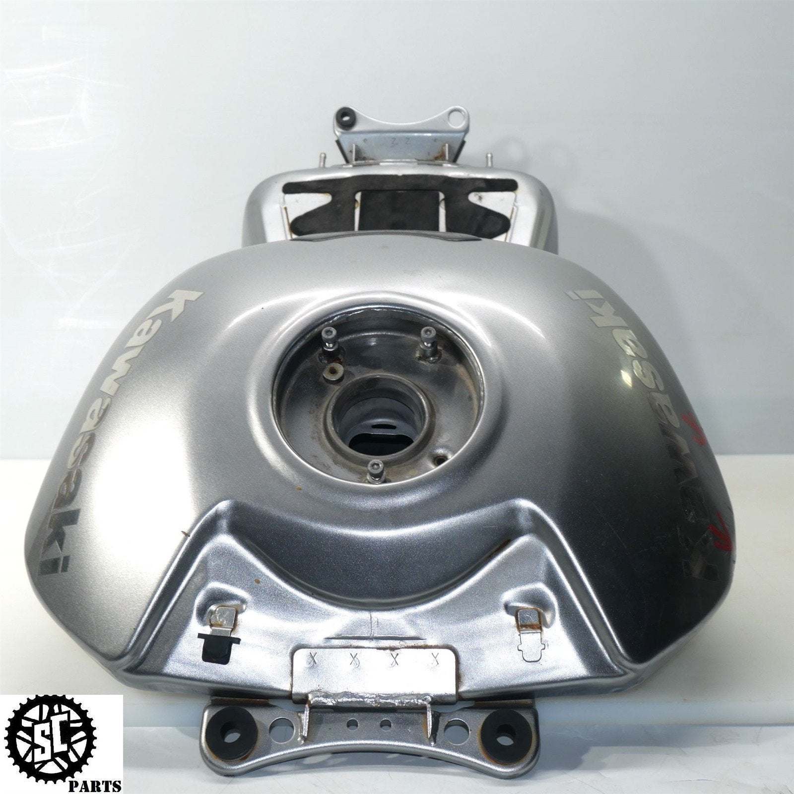 2008 KAWASAKI NINJA ZX14R GAS TANK FUEL CELL K20 – SALVAGECYCLEPARTS