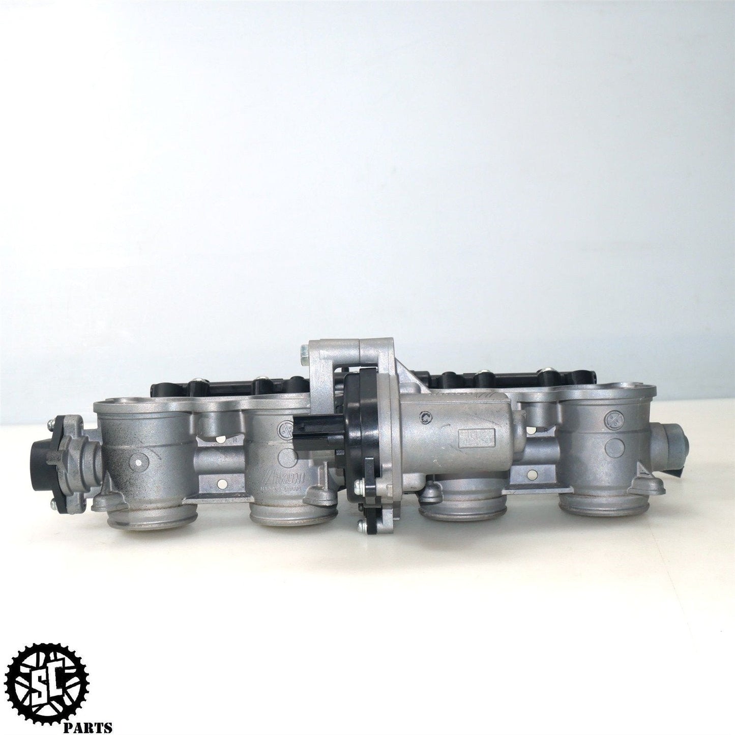 22 23 SUZUKI HAYABUSA THROTTLE BODIES S75