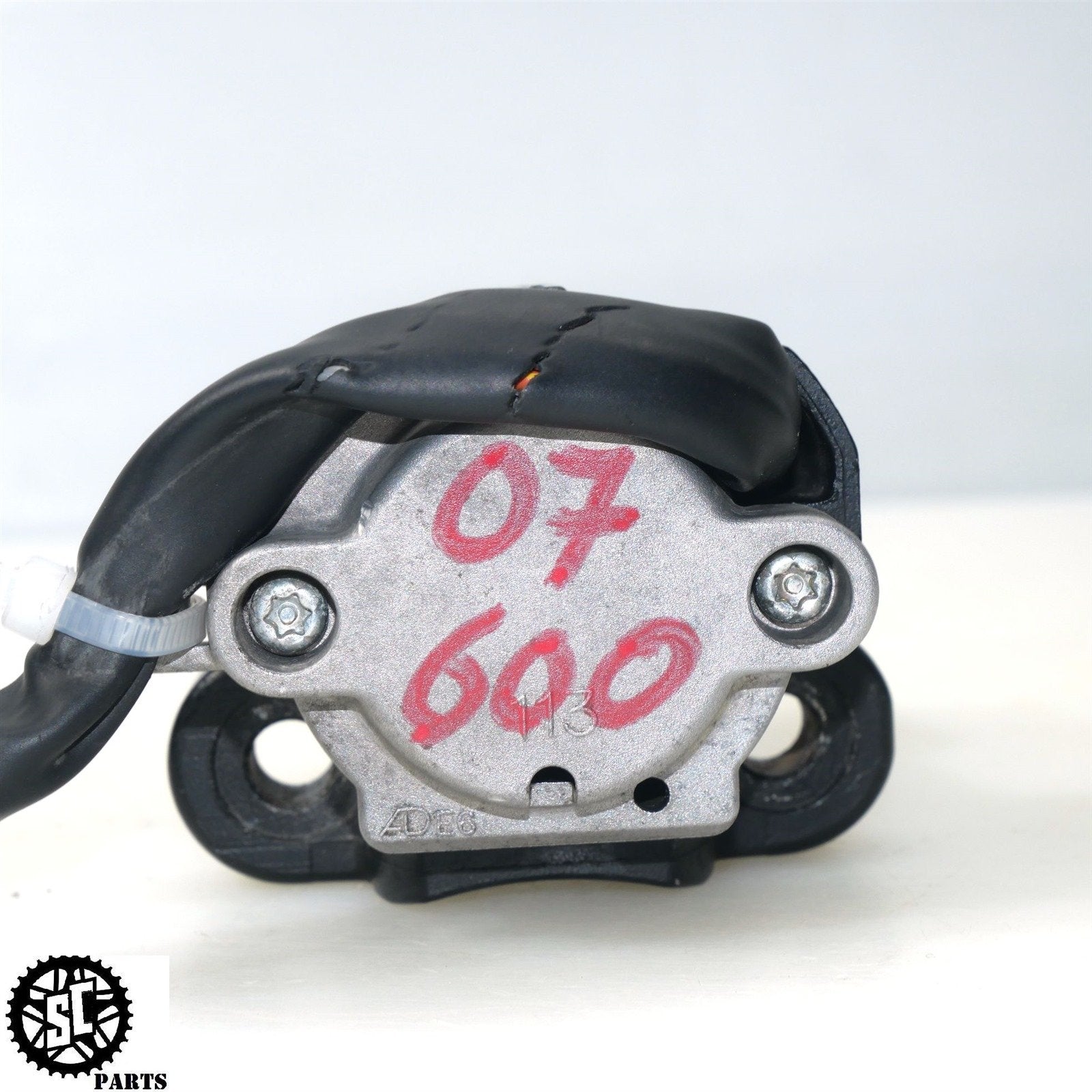 06 07 SUZUKI GSXR 600 LOCK SET IGNITION SWITCH S70 – SALVAGECYCLEPARTS 06 07 SUZUKI GSXR 600 LOCK SET IGNITION SWITCH S70 – SALVAGECYCLEPARTS