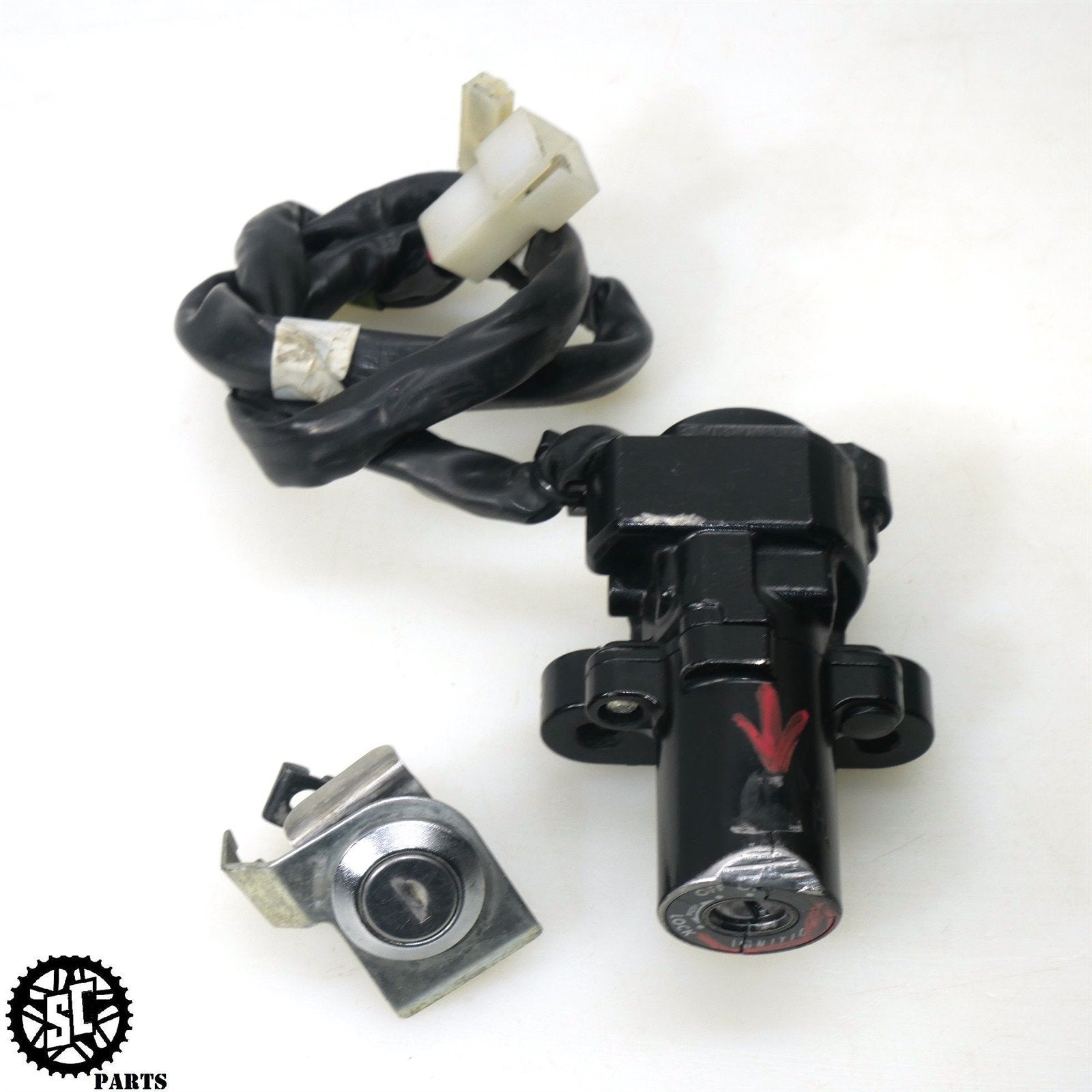 09-14 YAMAHA YZF R1 LOCK SET IGNITION SWITCH Y39 – SALVAGECYCLEPARTS