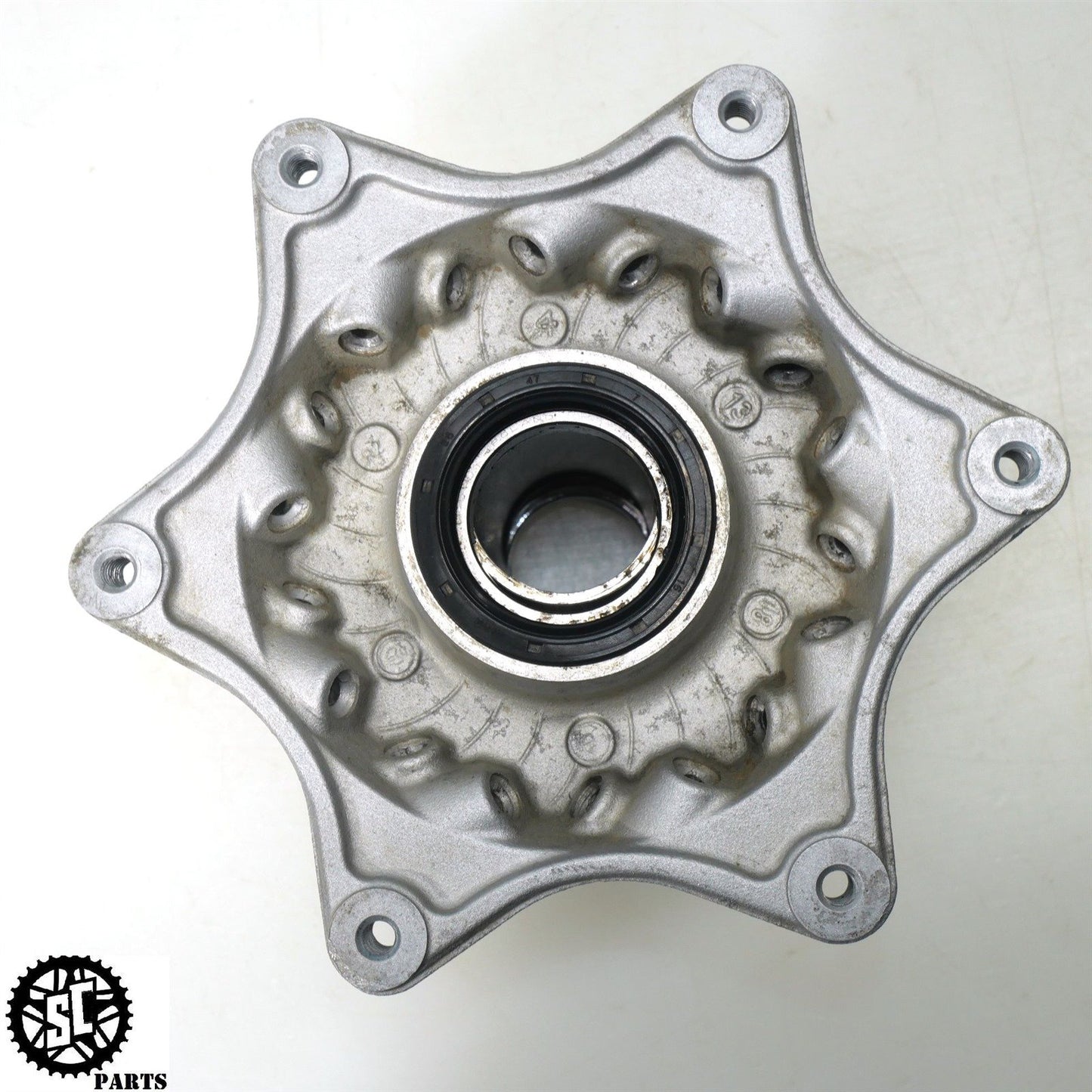 14-18 KTM 690 ENDURO R FRONT WHEEL HUB 75309010044 KT55