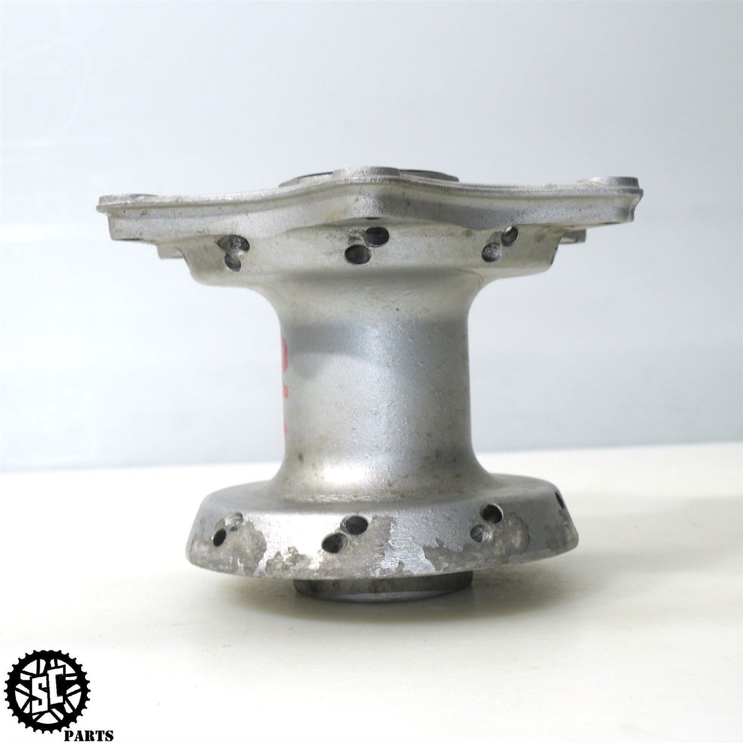 14-18 KTM 690 ENDURO R FRONT WHEEL HUB 75309010044 KT55