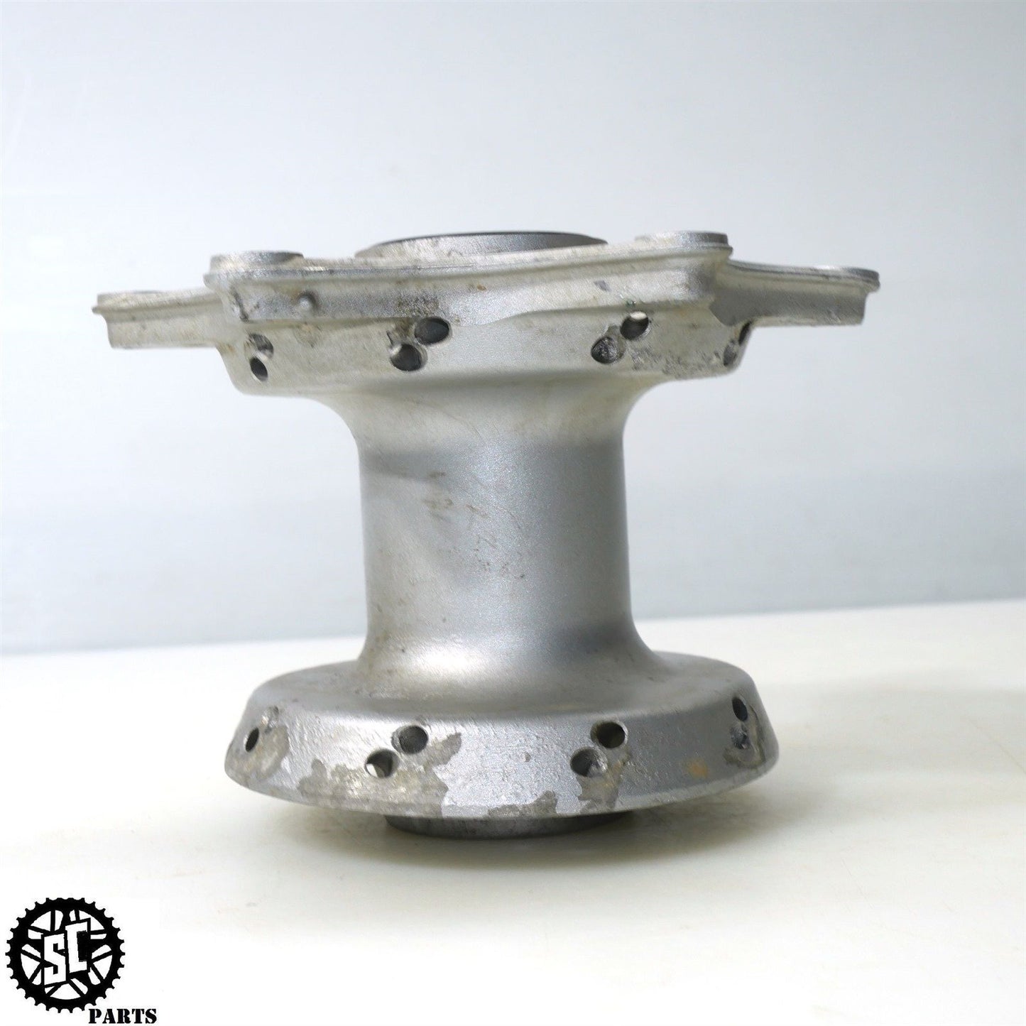 14-18 KTM 690 ENDURO R FRONT WHEEL HUB 75309010044 KT55