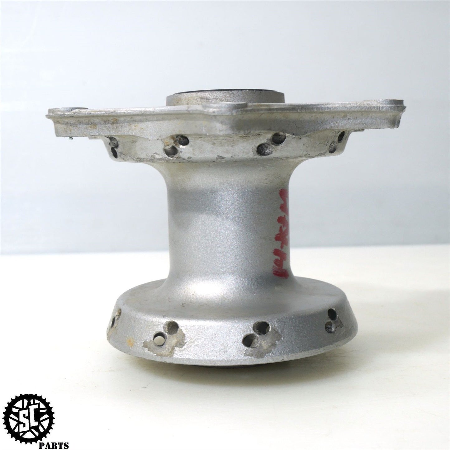 14-18 KTM 690 ENDURO R FRONT WHEEL HUB 75309010044 KT55