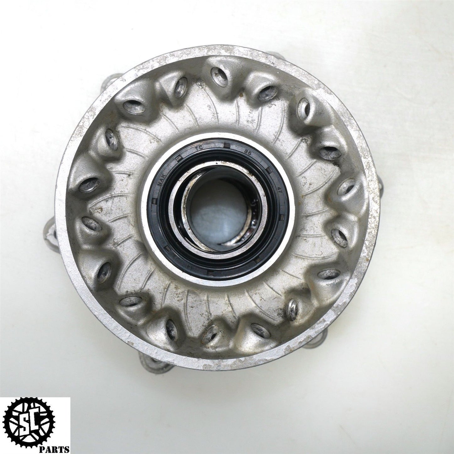 14-18 KTM 690 ENDURO R FRONT WHEEL HUB 75309010044 KT55