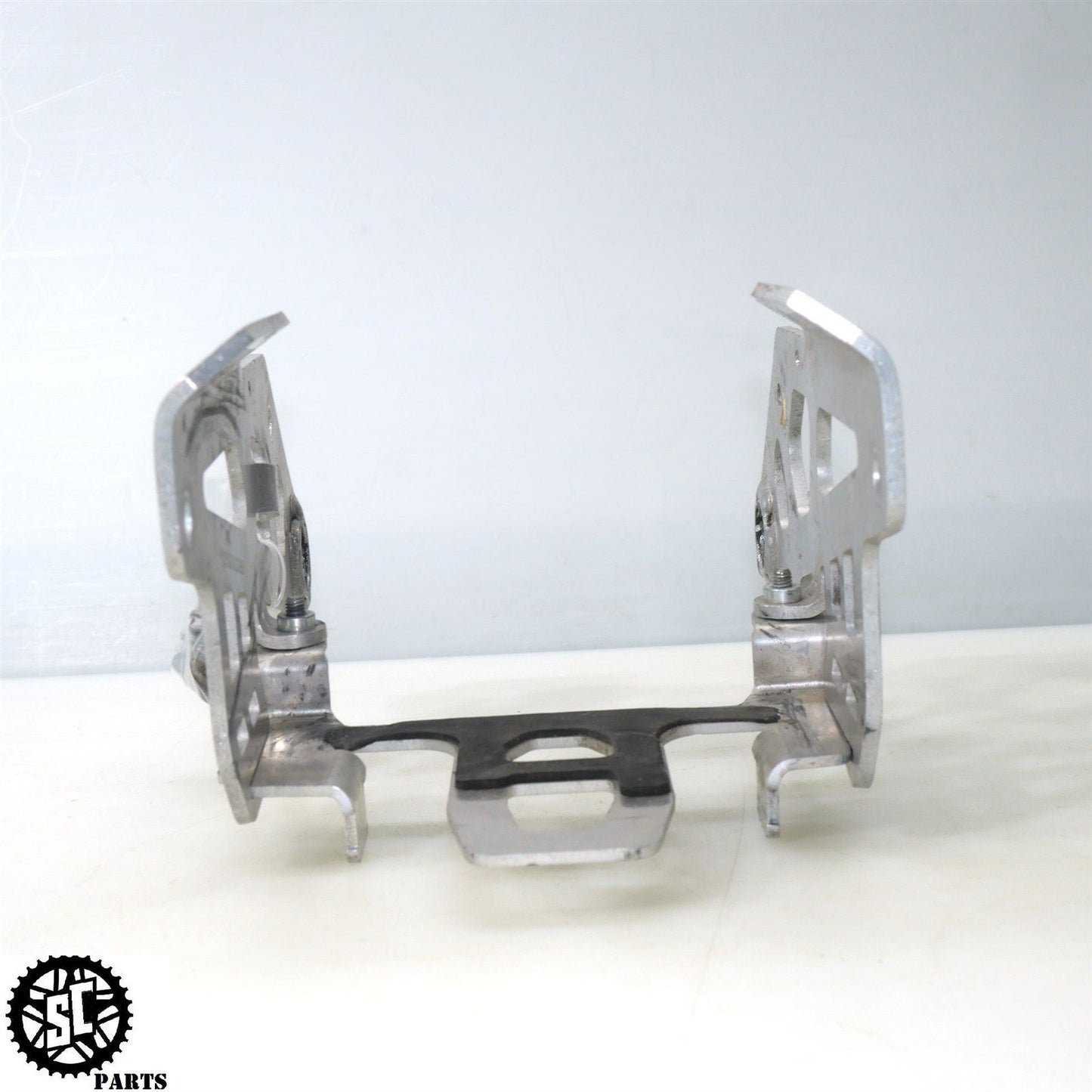 14-18 KTM 690 ENDURO R GAS TANK MOUNT BRACKET KT55