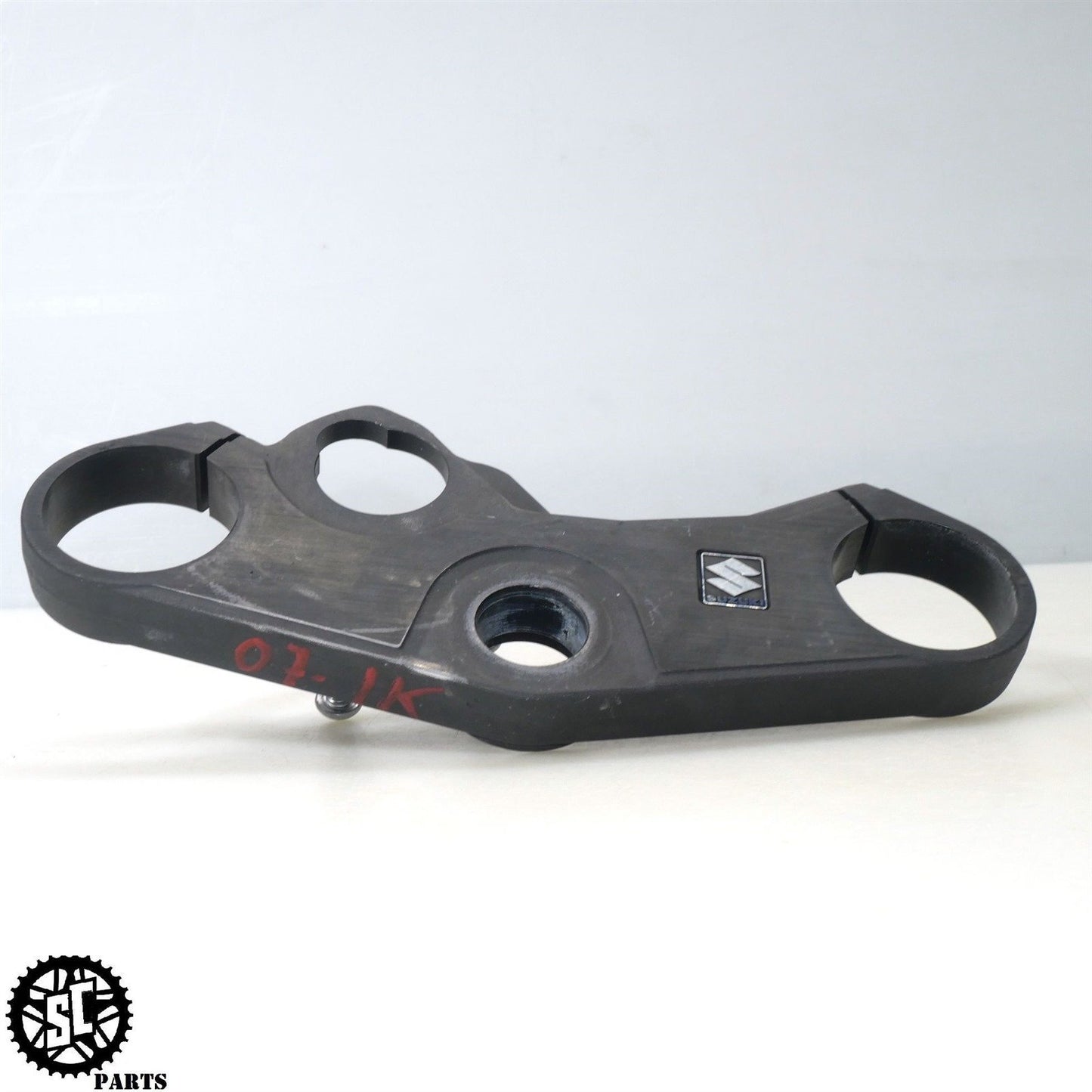 07 08 SUZUKI GSXR 1000 UPPER TRIPLE TREE CLAMP S02