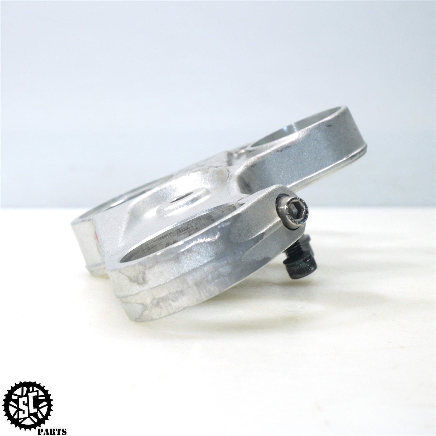 15-16 APRILIA TUONO V4 1100 UPPER TRIPLE TREE 898680 A07