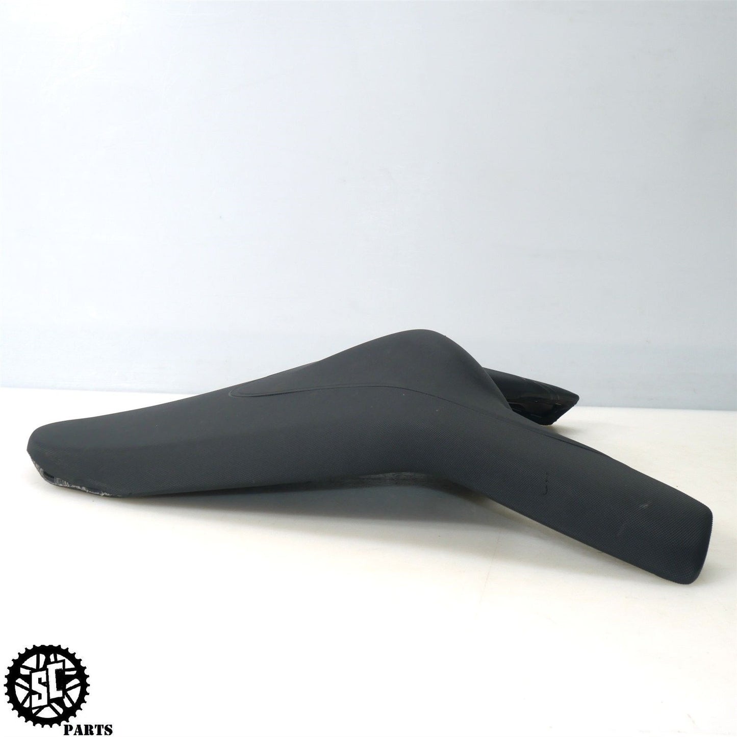 15-16 APRILIA TUONO V4 1100 REAR PASSENGER SEAT A07