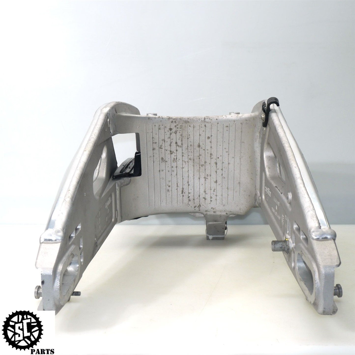 15-16 APRILIA TUONO V4 1100 REAR SWINGARM A07