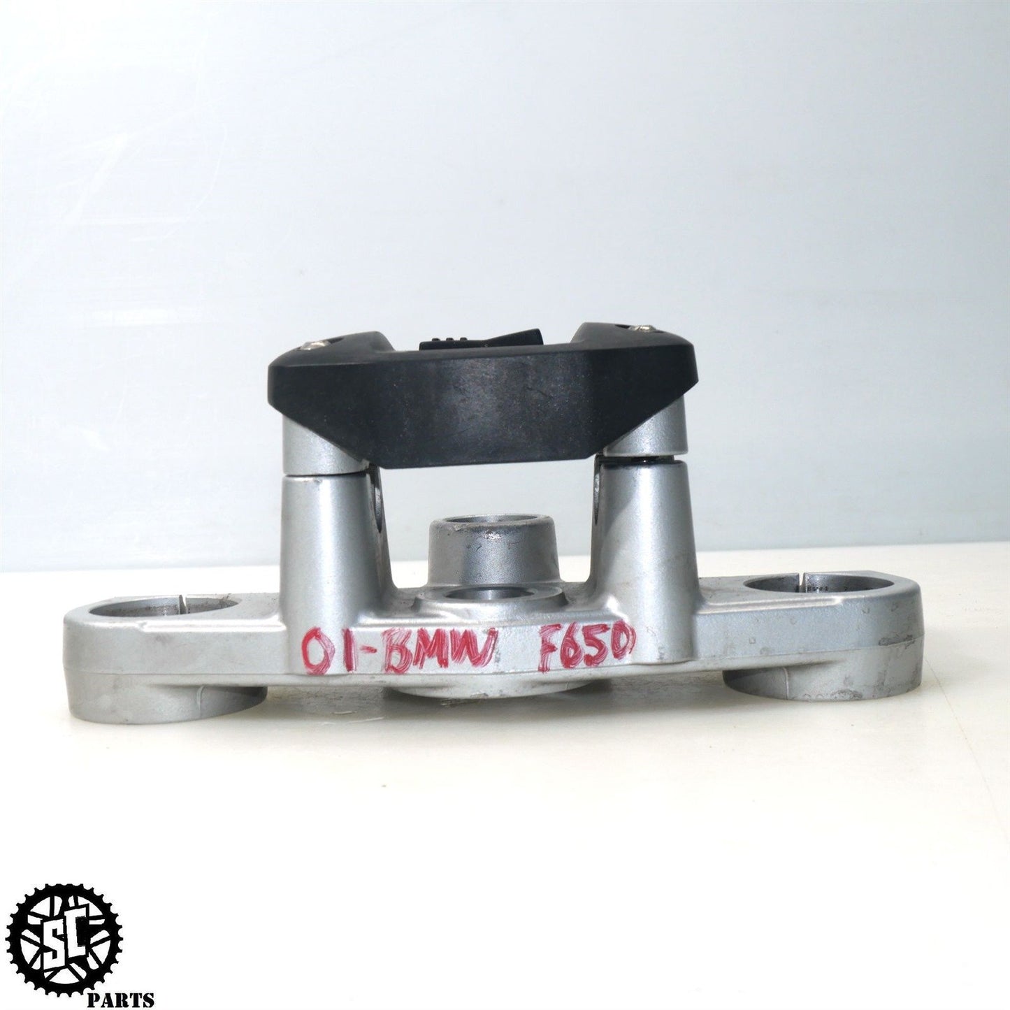 2001-2004 BMW F650GS UPPER TRIPLE TREE RISER B17