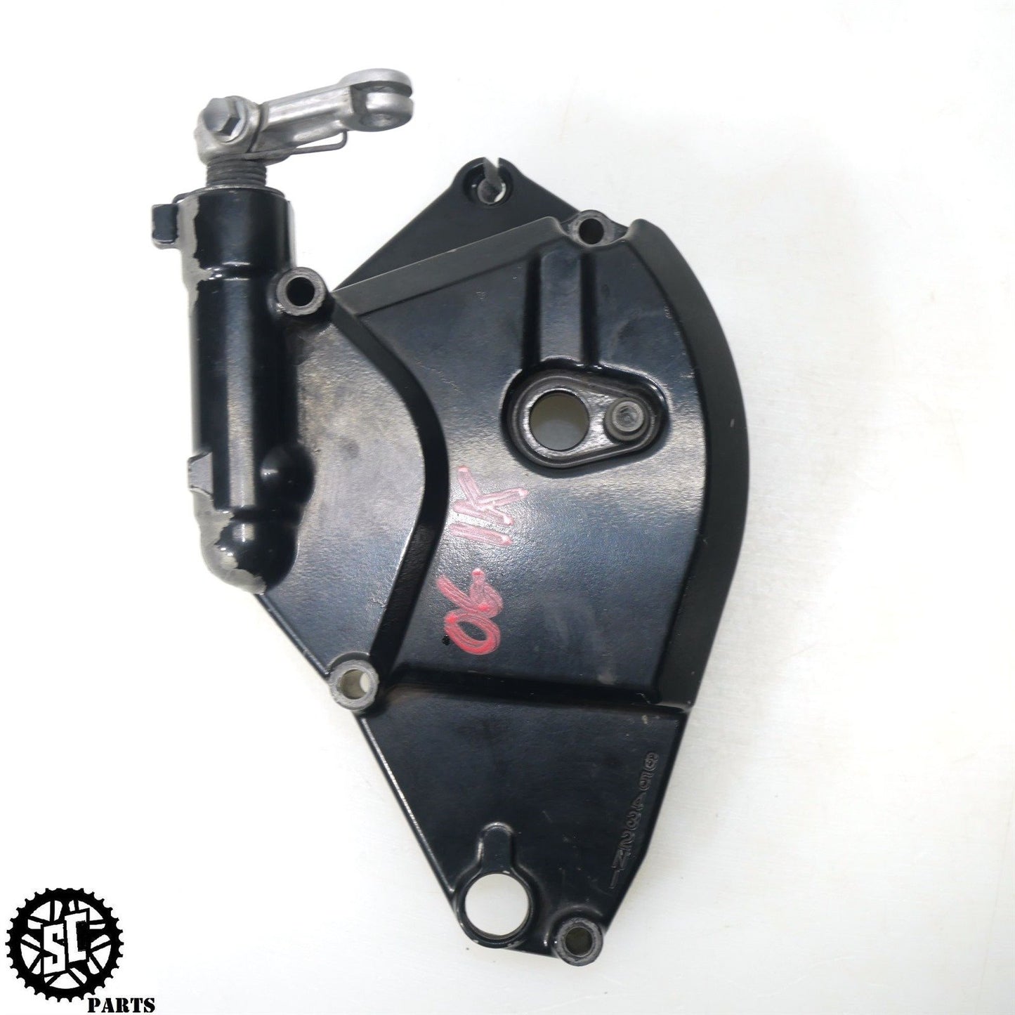 2005 2006 SUZUKI GSXR 1000 FRONT SPROCKET COVER 1136141G00 S44