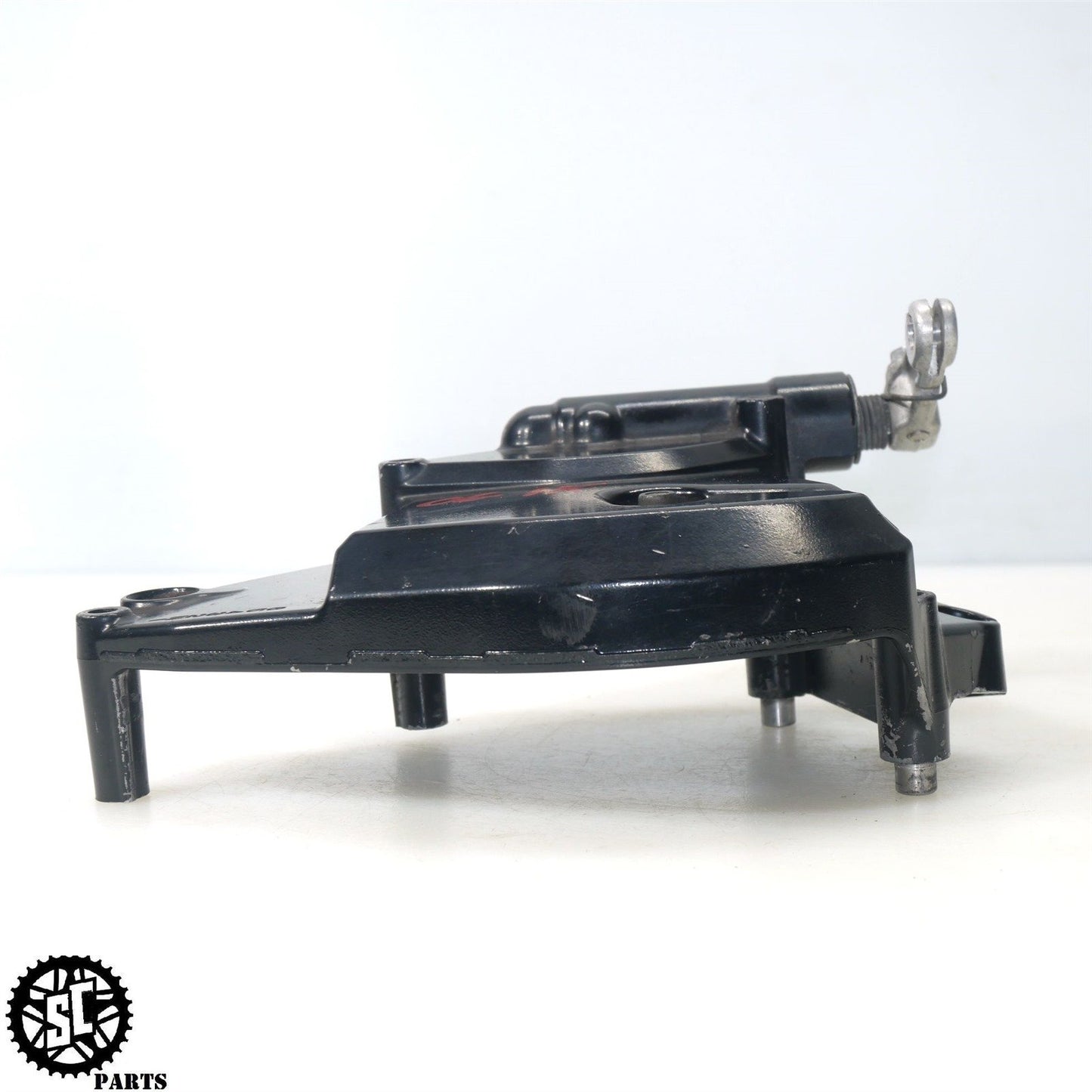 2005 2006 SUZUKI GSXR 1000 FRONT SPROCKET COVER 1136141G00 S44