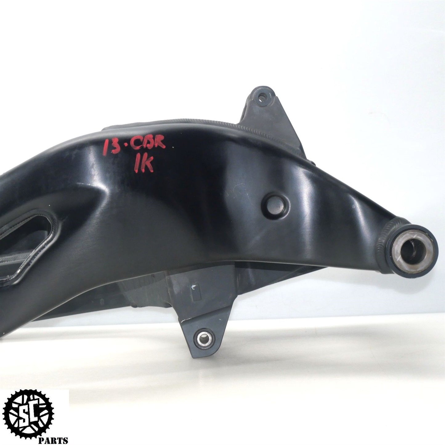 12-16 HONDA CBR1000RR SWINGARM H28