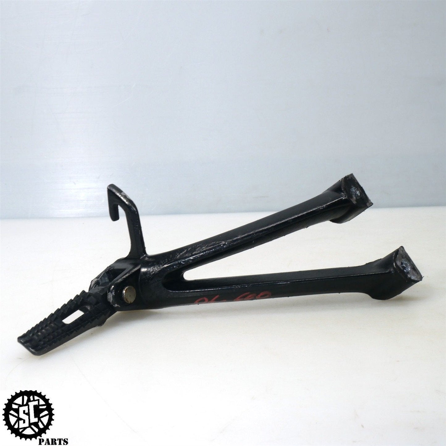 06 07 SUZUKI GSXR 600 750 REAR PASSENGER PEGS S37