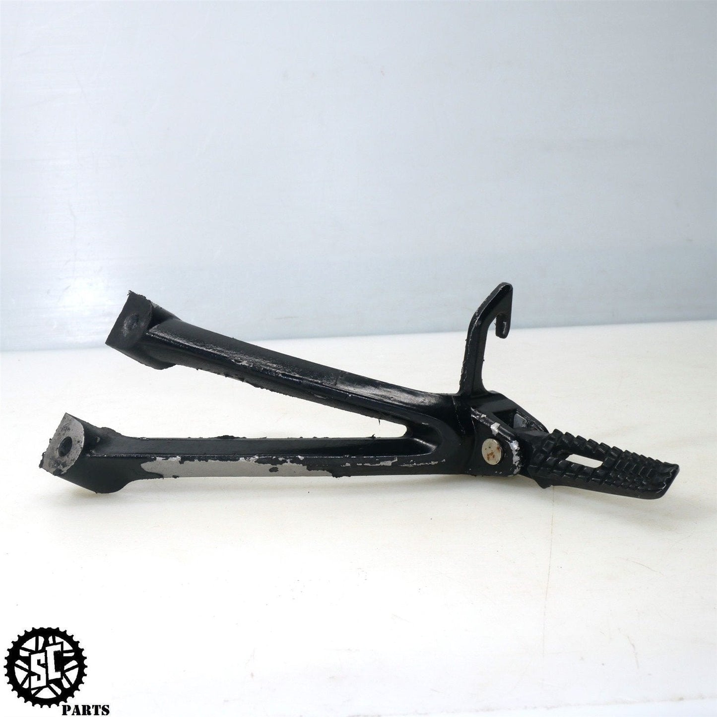 06 07 SUZUKI GSXR 600 750 REAR PASSENGER PEGS S37