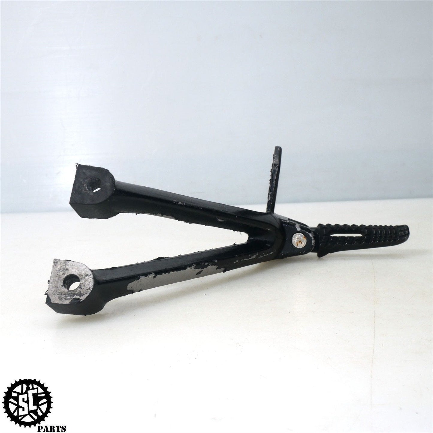 06 07 SUZUKI GSXR 600 750 REAR PASSENGER PEGS S37