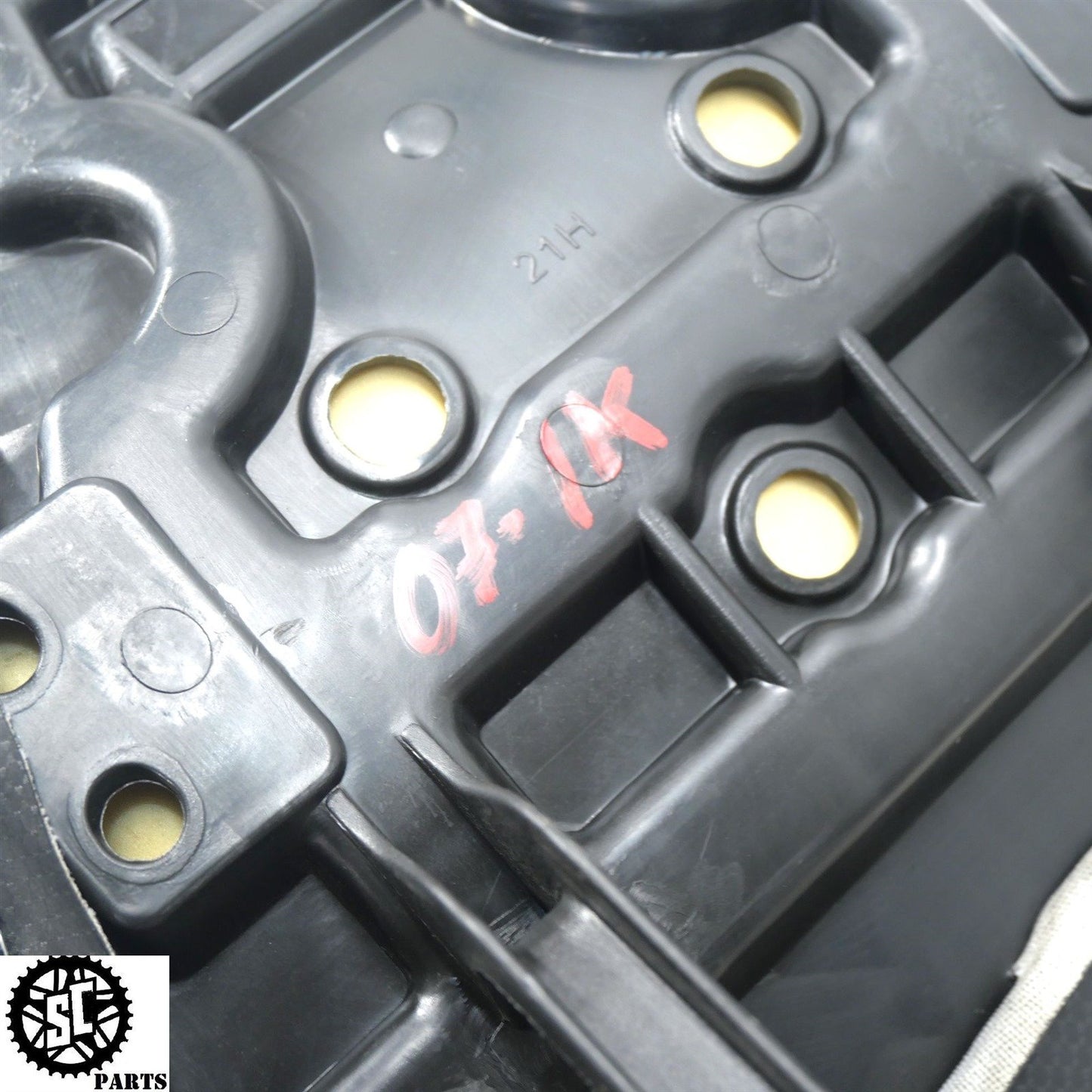 07 08 SUZUKI GSXR 1000 FRONT SEAT 45100-21H01-6BY S57