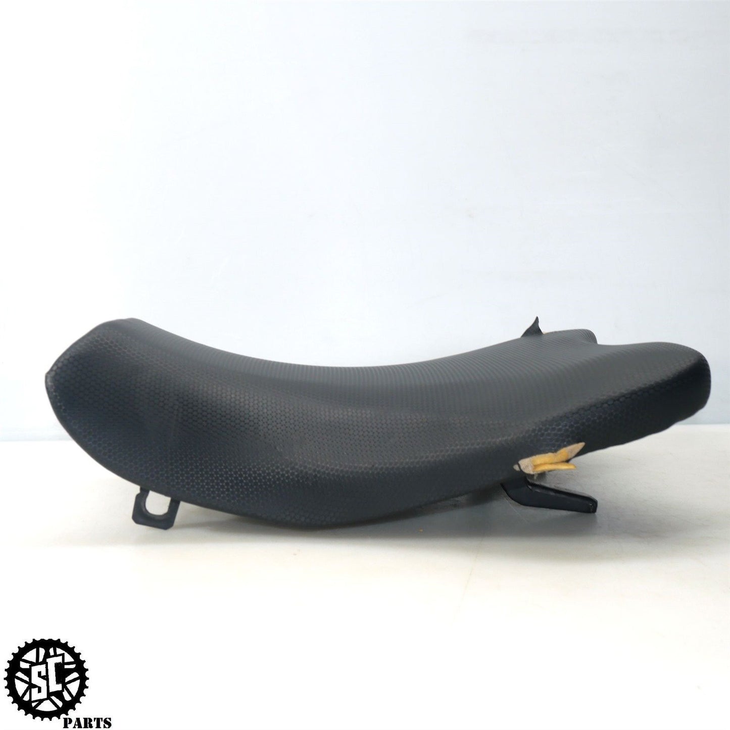 07 08 SUZUKI GSXR 1000 FRONT SEAT 45100-21H01-6BY S57