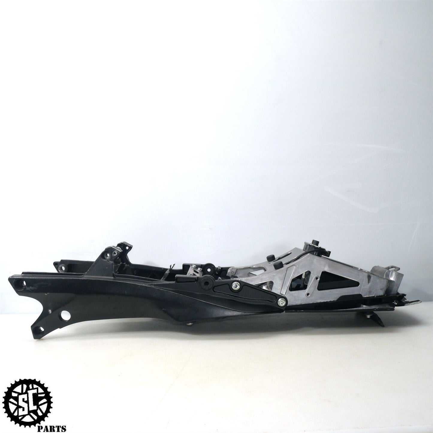 07 08 SUZUKI GSXR 1000 REAR SUB FRAME TAIL S57