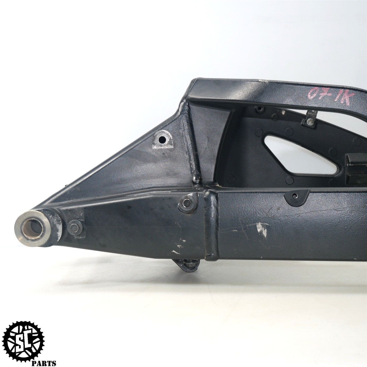 07 08 SUZUKI GSXR 1000 REAR SWINGARM S57