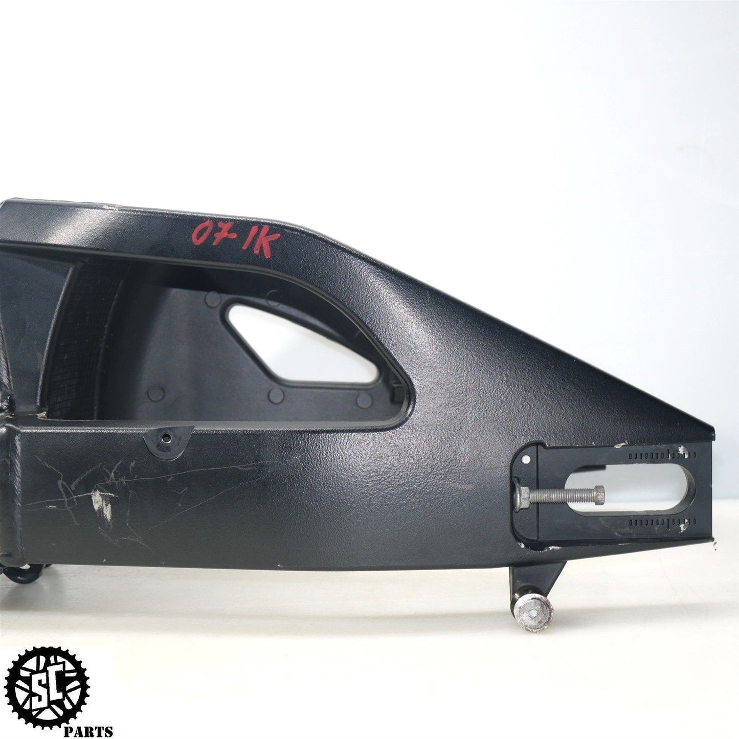 07 08 SUZUKI GSXR 1000 REAR SWINGARM S57