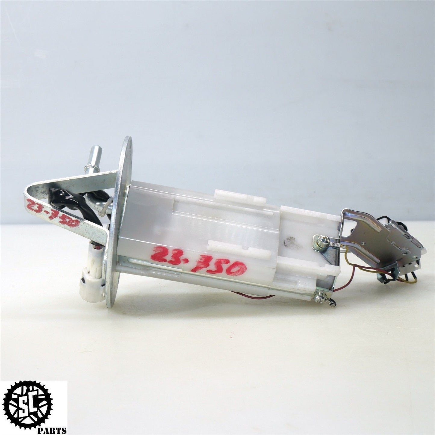 20-23 SUZUKI GSXR 600 750 FUEL PUMP 15100-14J01 S58