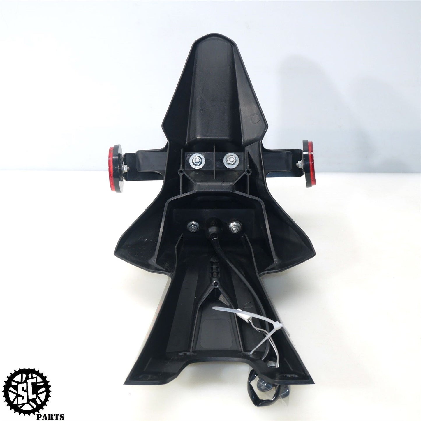 20-23 SUZUKI GSXR 600 750 REAR FENDER LICENSE PLATE MOUNT MUD GUARD S58