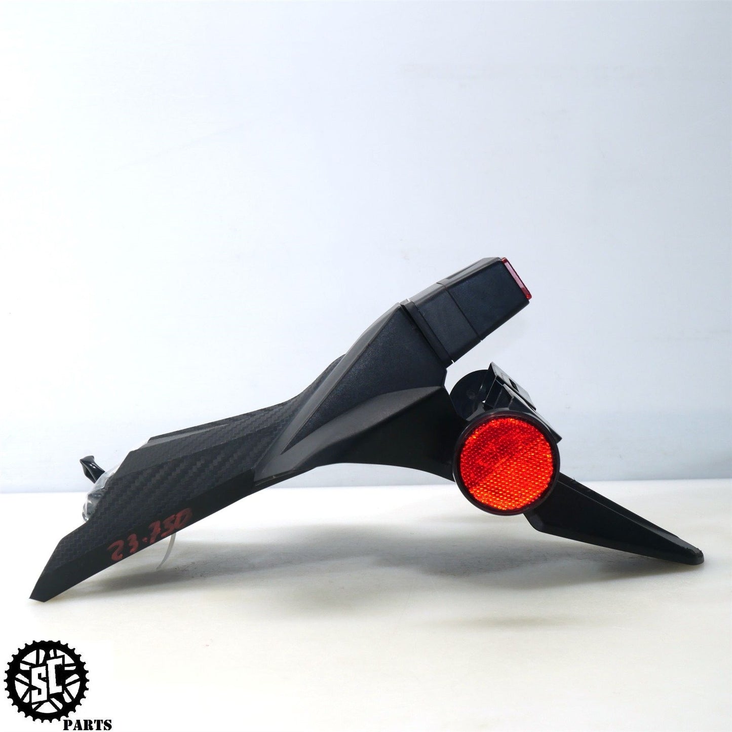 20-23 SUZUKI GSXR 600 750 REAR FENDER LICENSE PLATE MOUNT MUD GUARD S58