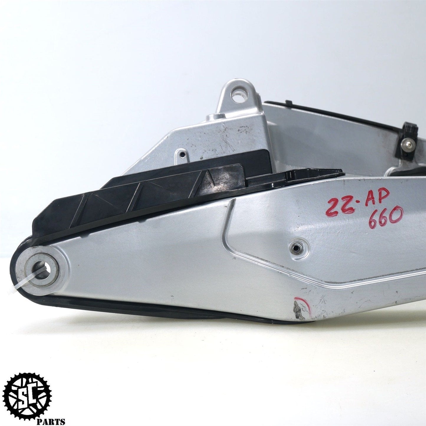 21-23 APRILIA RS660 REAR SWINGARM 2B007756 A08