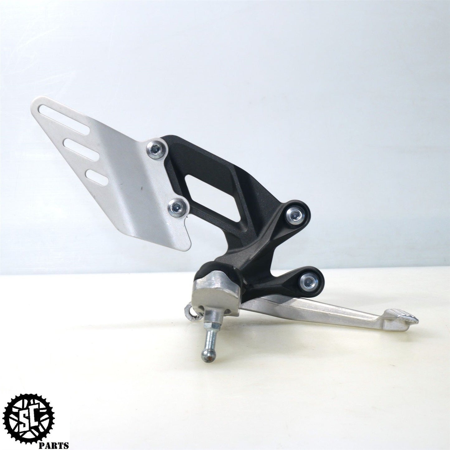 2020 KAWASAKI NINJA ZX14R RIGHT REARSET FRONT FOOT PEG BRACKET K25