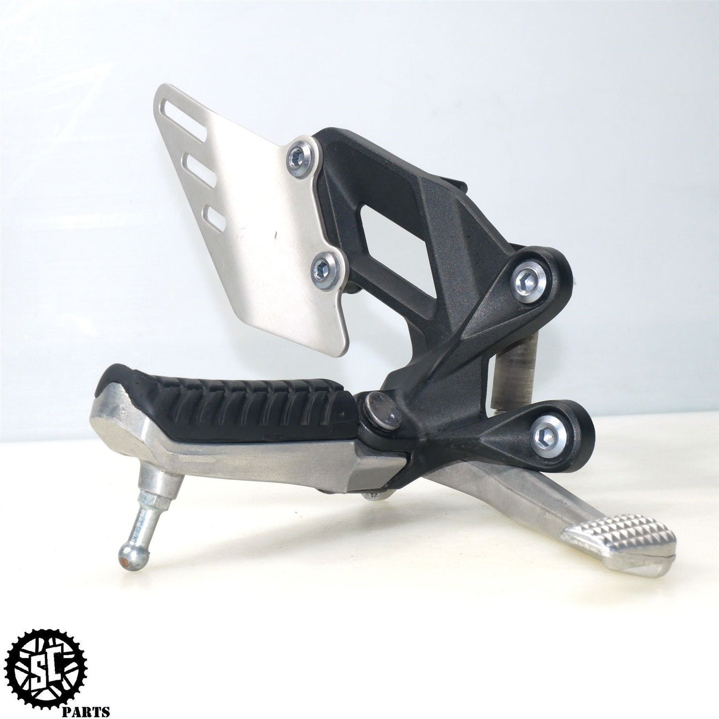 2020 KAWASAKI NINJA ZX14R RIGHT REARSET FRONT FOOT PEG BRACKET K25