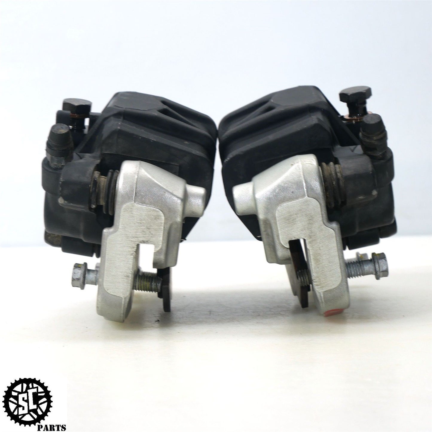 2010 KTM 990 ADVENTURE R FRONT BRAKE CALIPERS 6011301600133 6011301500133 KT10