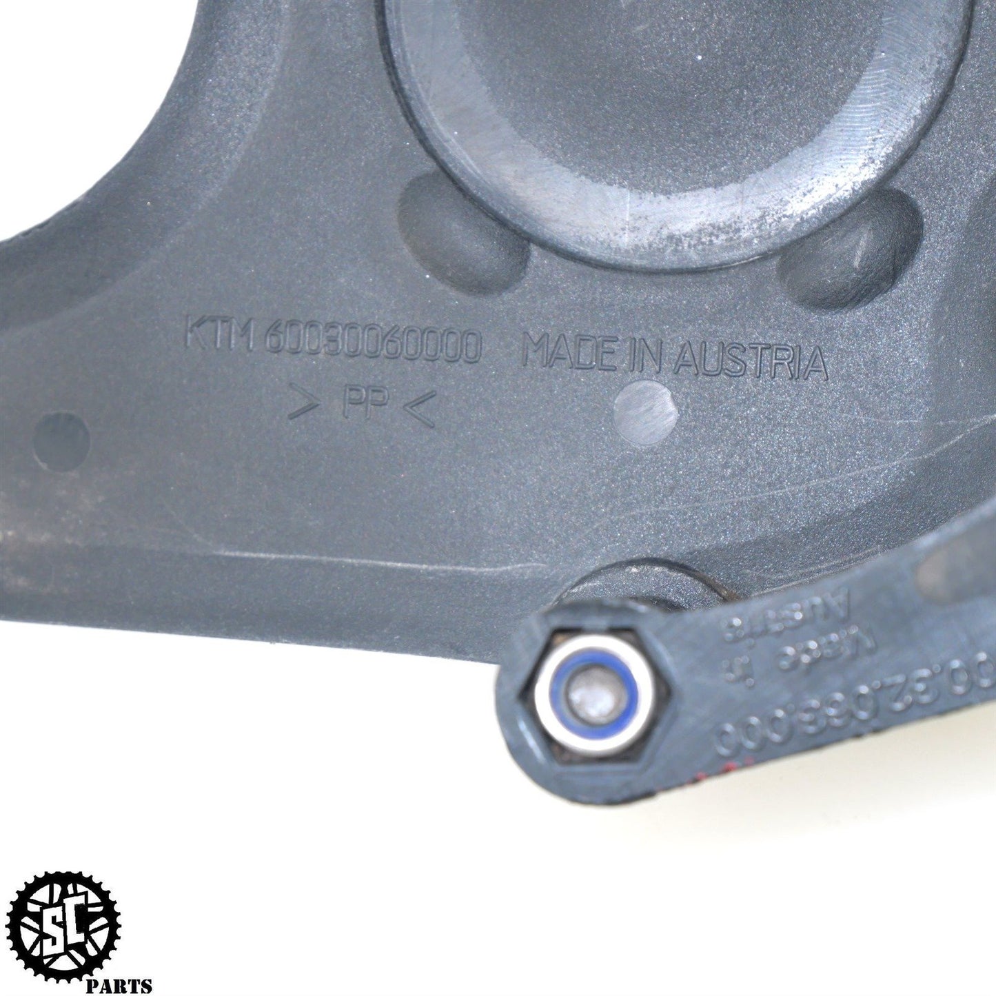 2010 KTM 990 ADVENTURE R COVER ROLLER GUIDE CHAIN GUARD 60032063000 KT10