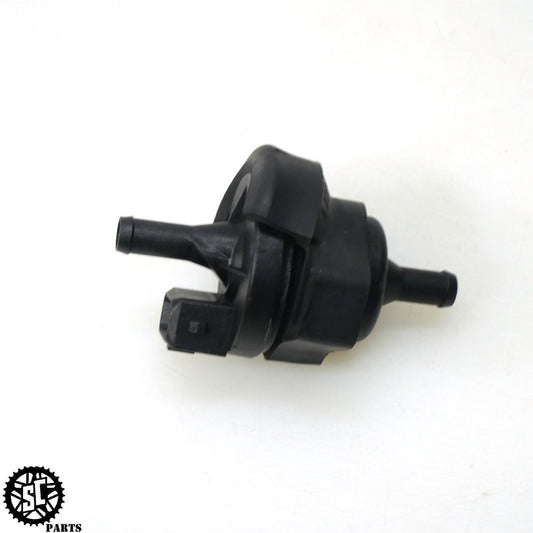 13-18 BMW F800GS AIR PURGE EVAP BREATHER VALVE SOLENOID 13901465030 B26