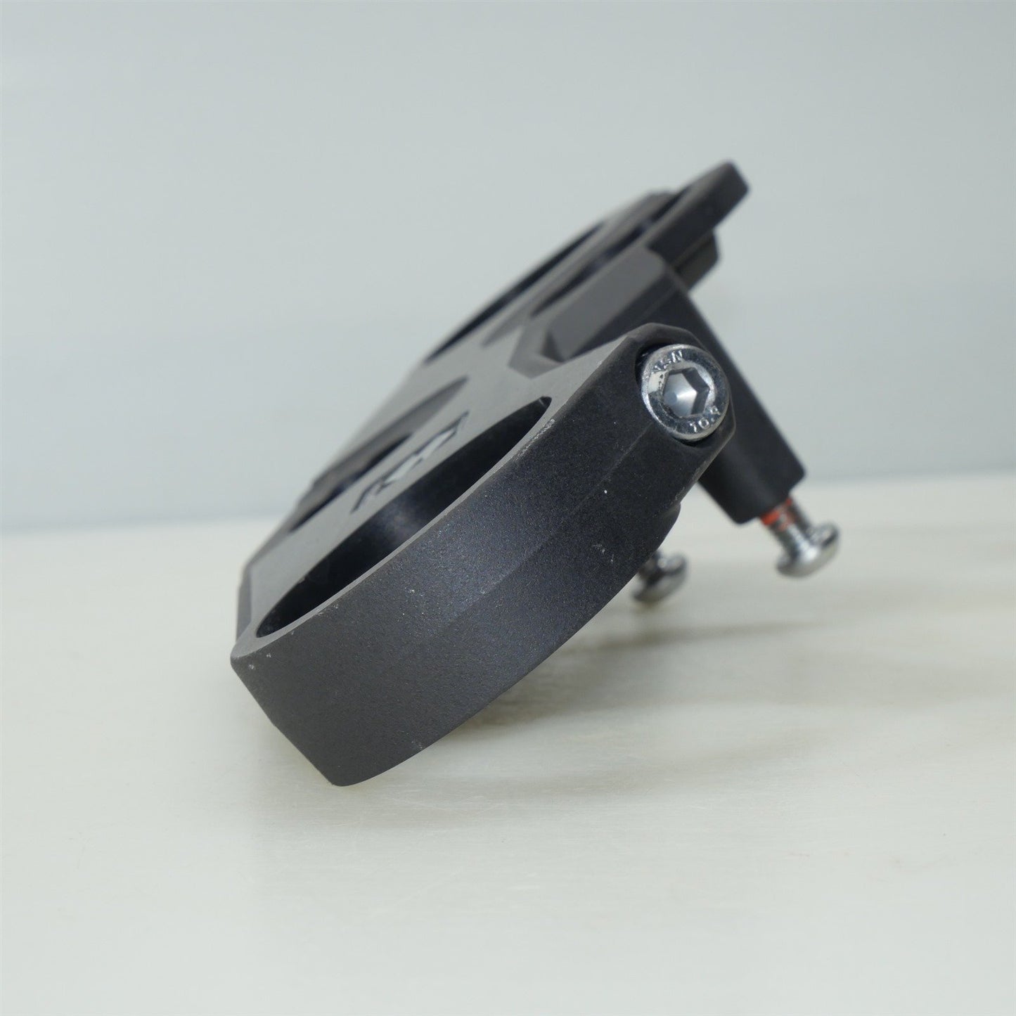 07 08 SUZUKI GSXR 1000 UPPER TRIPLE TREE TOP CLAMP S73