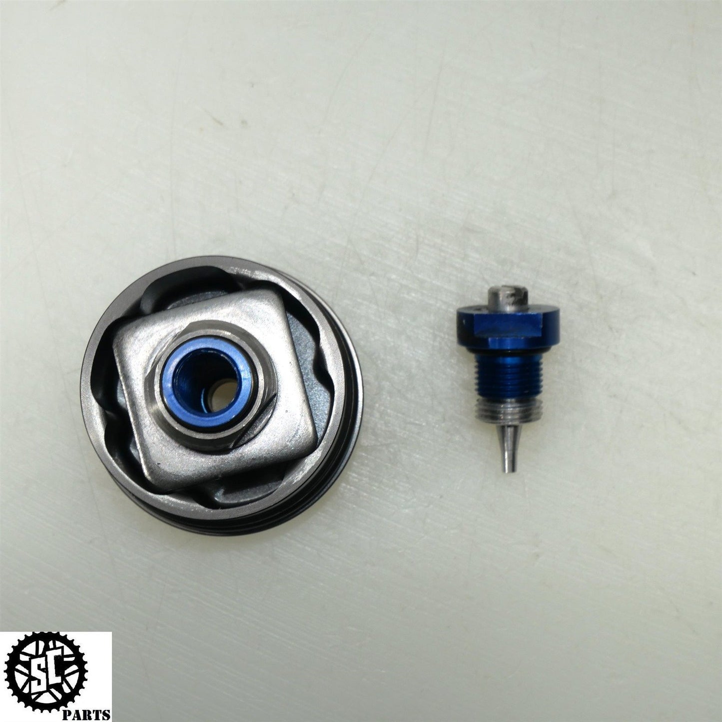 08 09 SUZUKI GSXR 600 FRONT FORK TUBE PRE LOAD ADJUSTER CAP VALVE S45